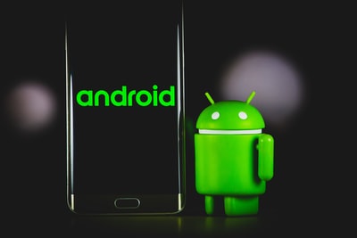 三星安卓智能手机旁边的绿蛙iphone手机壳